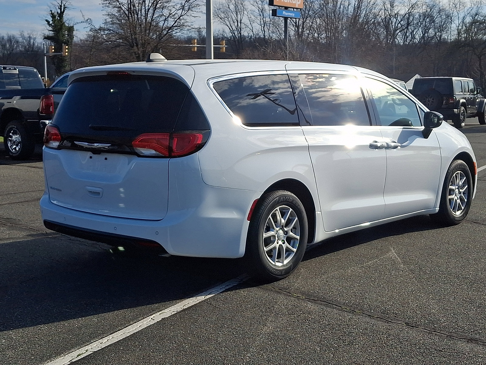 New 2026 Chrysler Voyager LX image 4