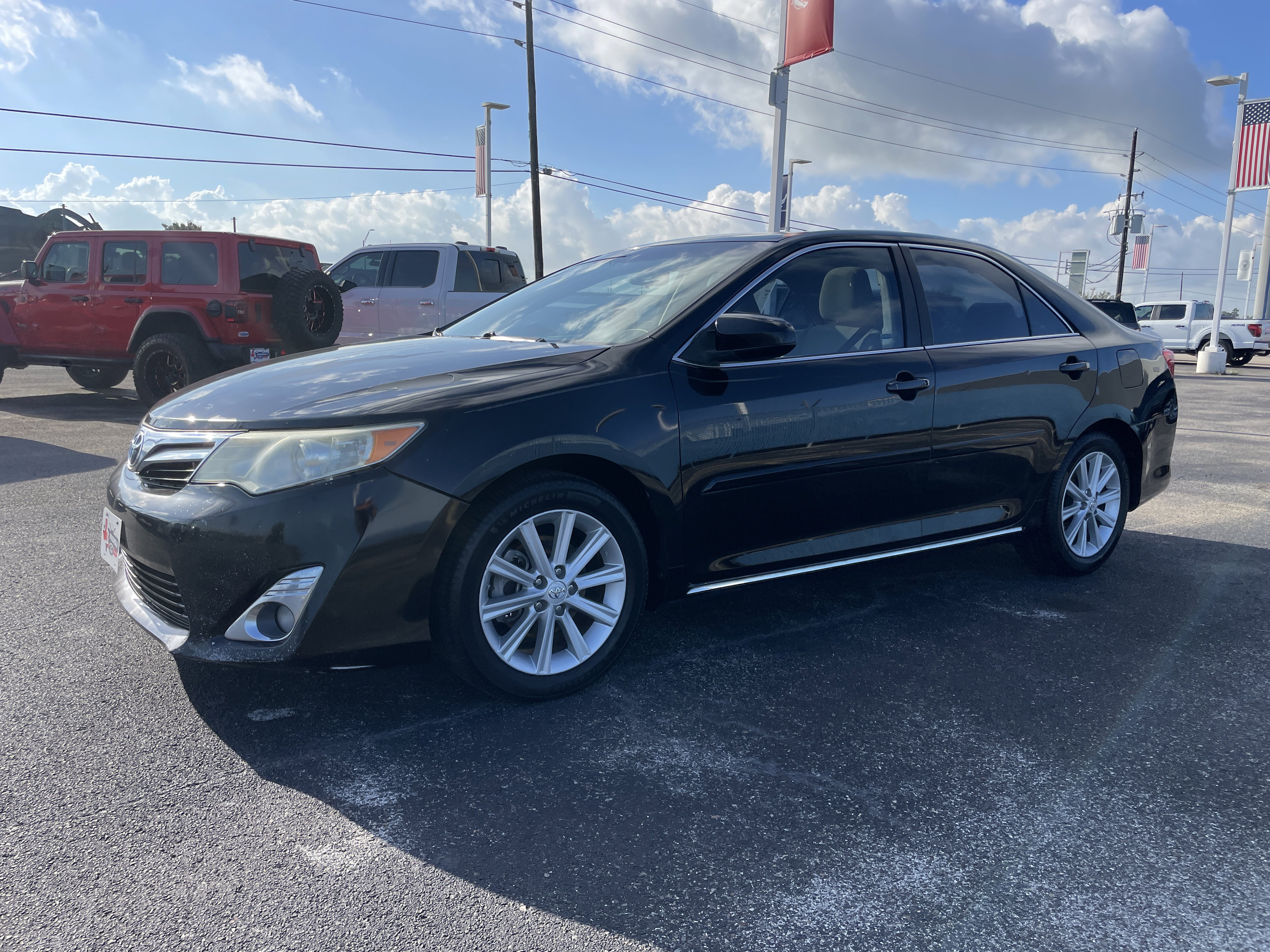 Used 2014 Toyota Camry XLE image 7