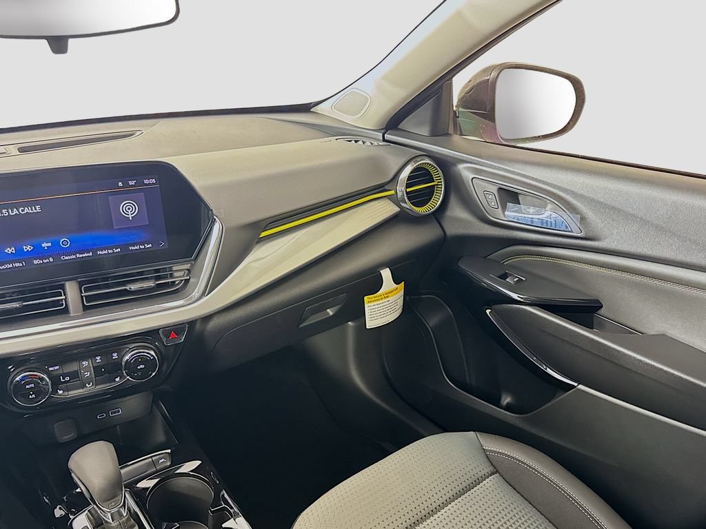 New 2026 Chevrolet Trax LT w/ Midnight Edition FWD image 24