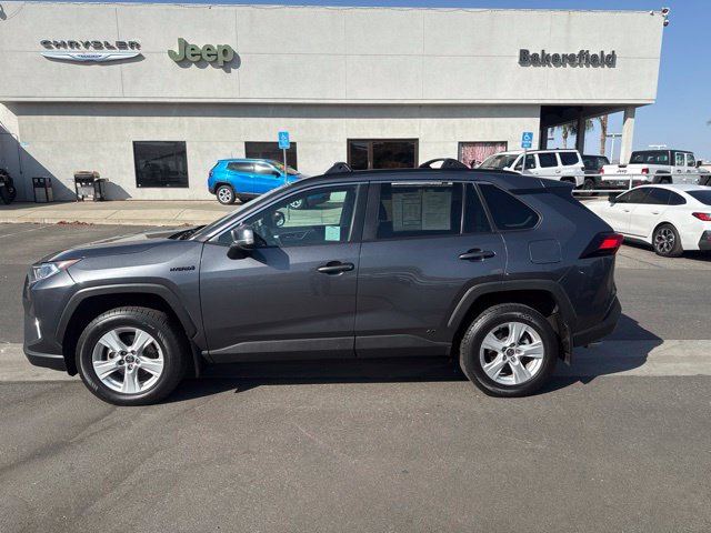 Used 2021 Toyota RAV4 XLE AWD/4WD image 2