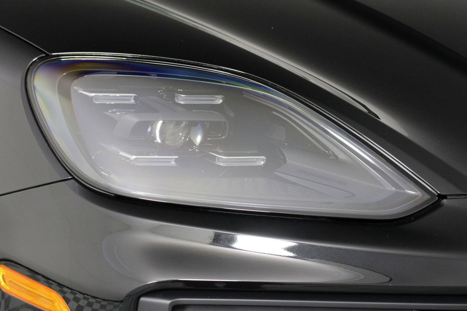 Certified 2025 Porsche Cayenne S image 27