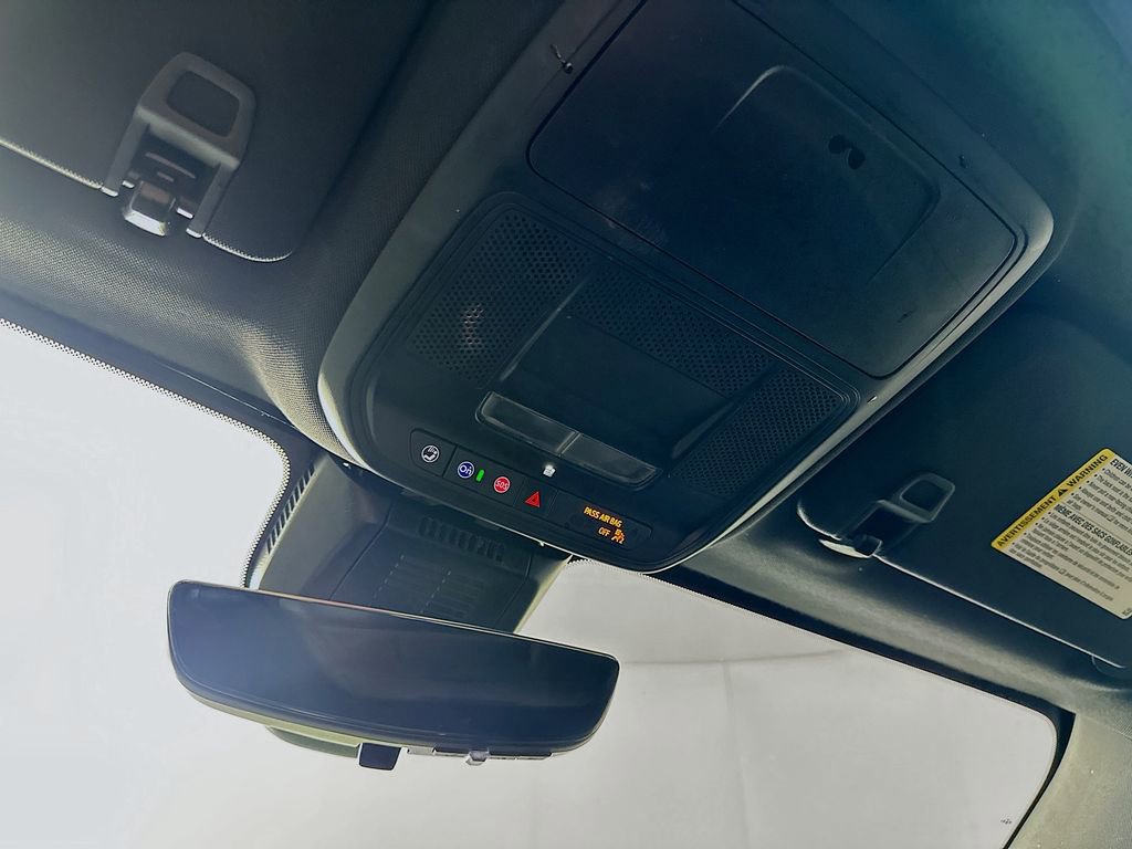 Used 2025 Chevrolet Equinox LT w/ Convenience Package II image 32