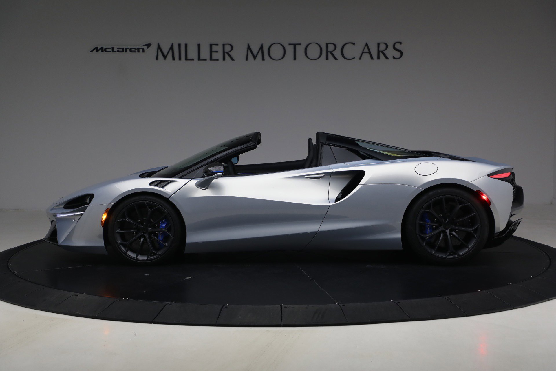 New 2026 McLaren Artura Spider image 3