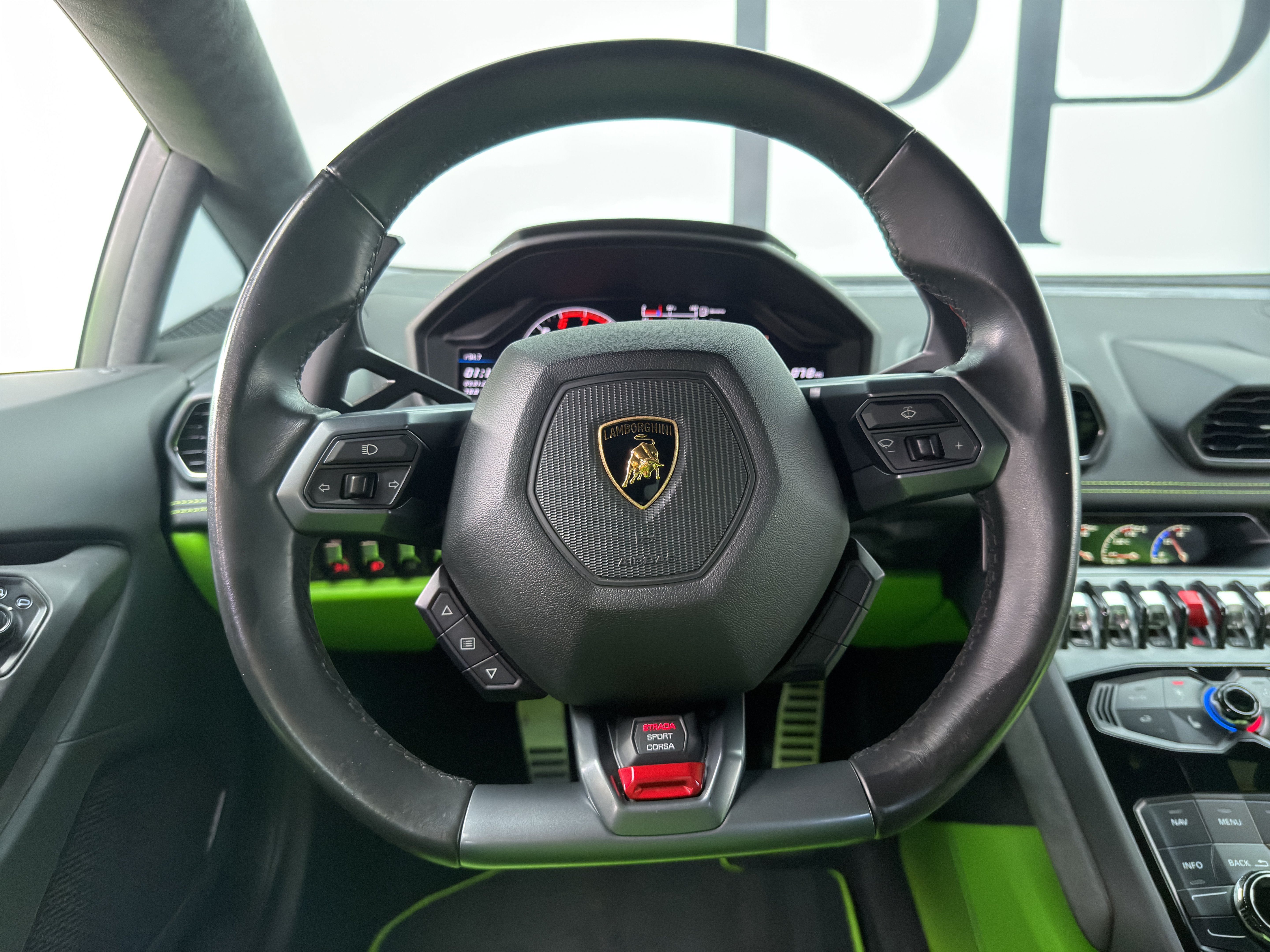 Used 2016 Lamborghini Huracan LP 610-4 AWD/4WD image 19