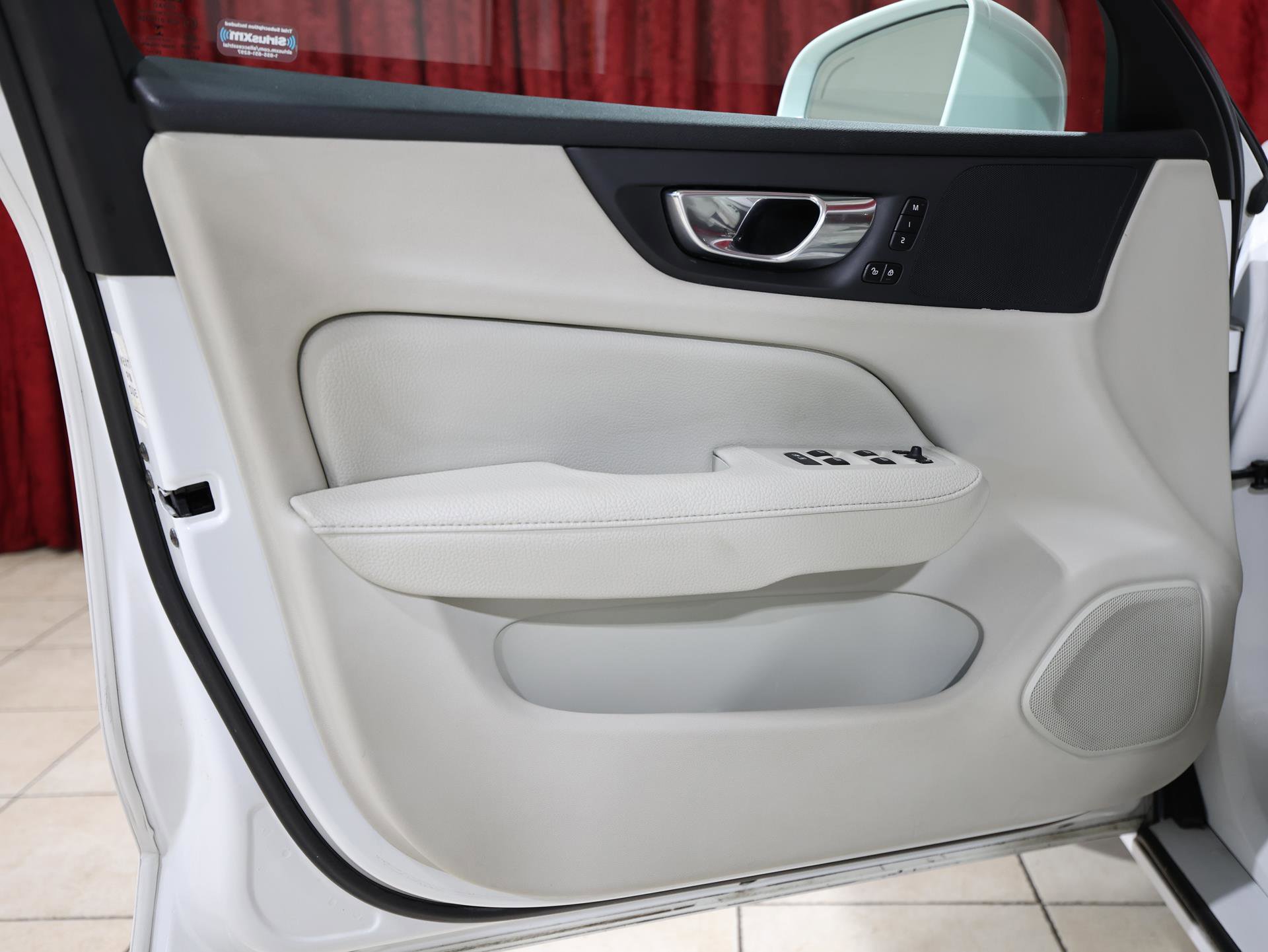 Used 2021 Volvo S60 T5 Momentum FWD image 11