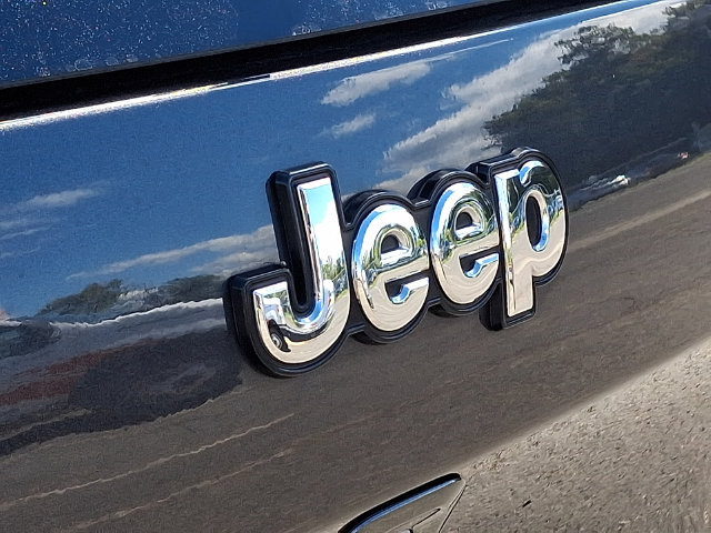 Used 2016 Jeep Cherokee Latitude AWD/4WD image 18
