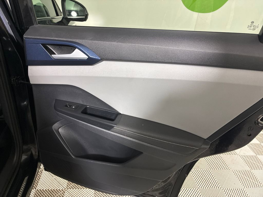 Used 2024 Volkswagen Taos SE FWD image 27