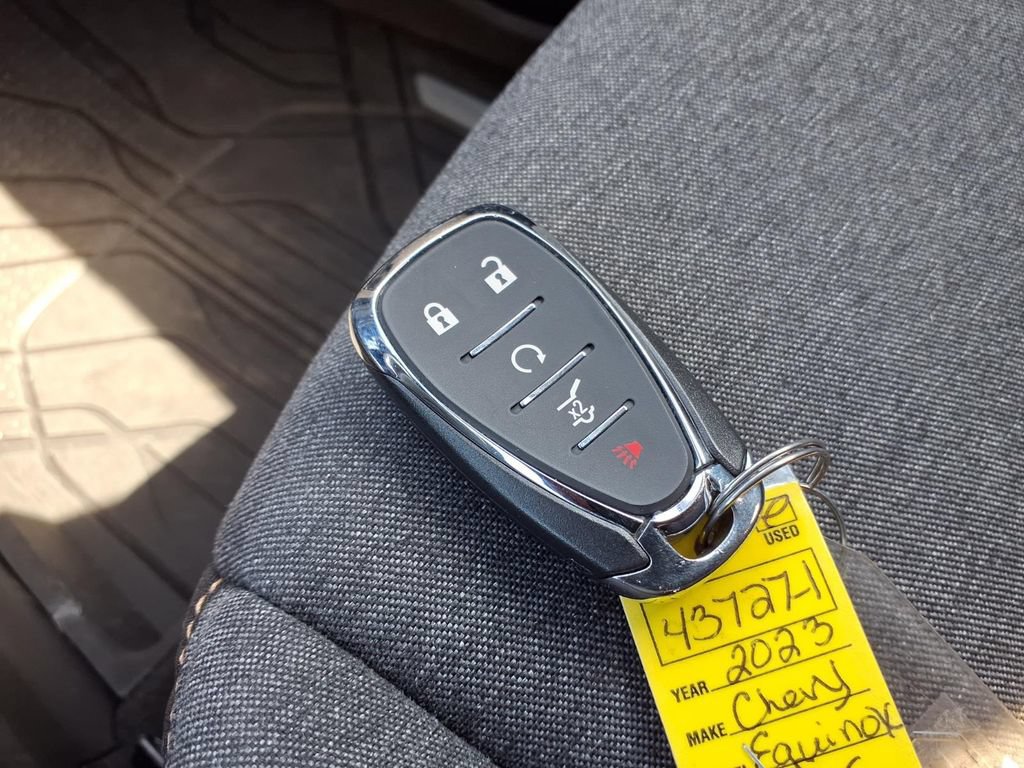 Used 2023 Chevrolet Equinox LT AWD/4WD image 19