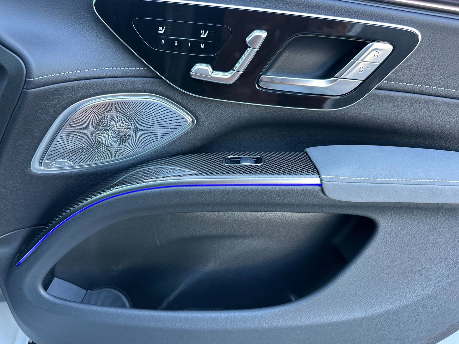 New 2026 Mercedes-Benz EQS 550 4MATIC SUV image 18