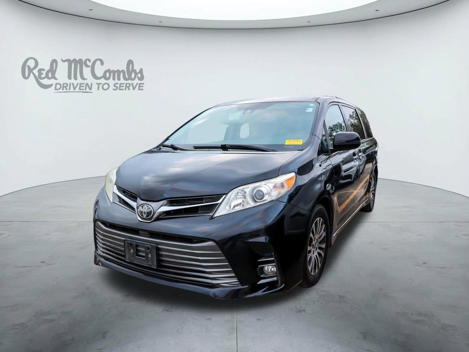 Used 2019 Toyota Sienna XLE FWD image 1