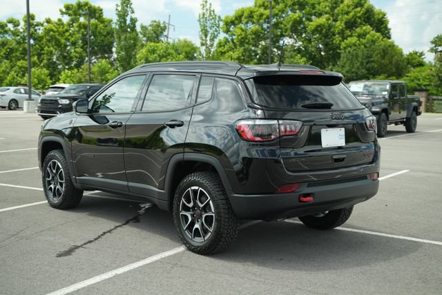 New 2026 Jeep Compass Trailhawk w/ Sun, Sound & Navigation Group AWD/4WD image 5
