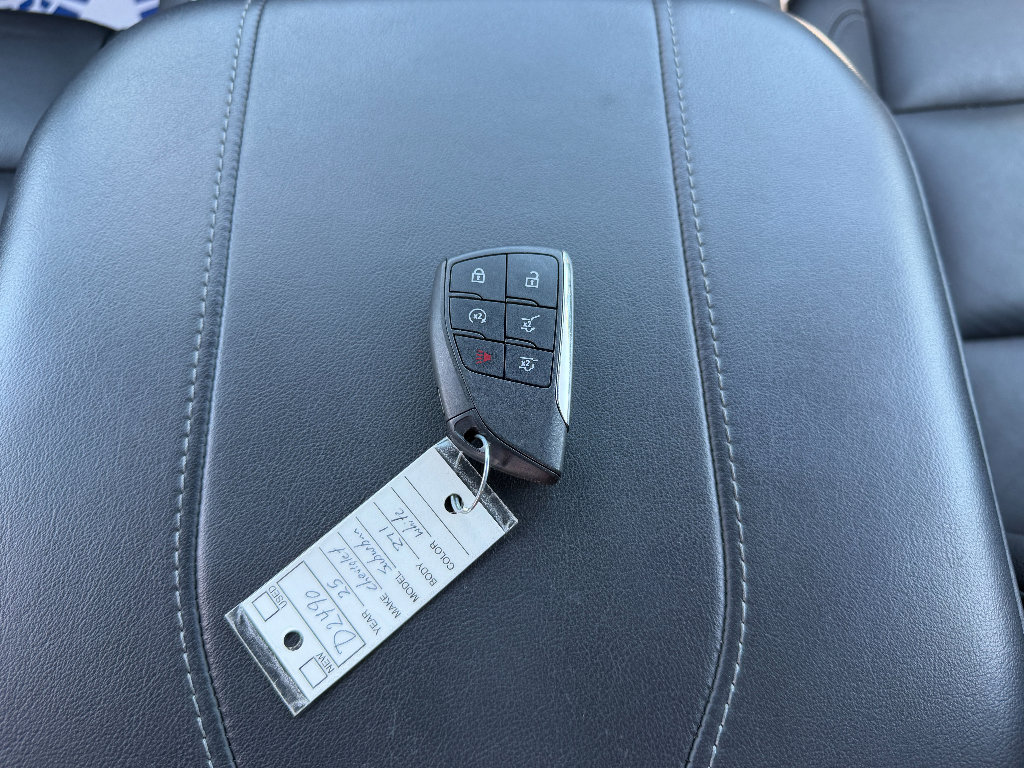 Used 2025 Chevrolet Suburban Z71 AWD/4WD image 23