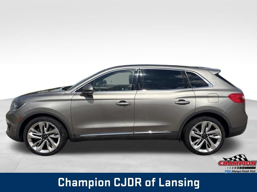 Used 2017 Lincoln MKX Reserve w/ Driver Assistance Package AWD/4WD image 4