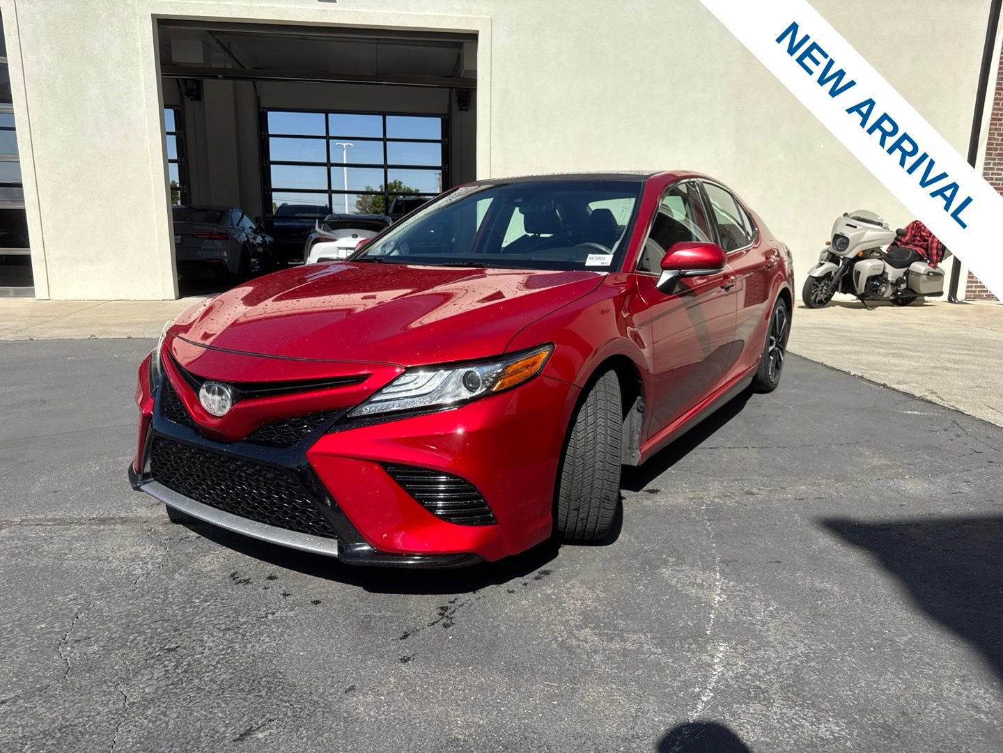Used 2019 Toyota Camry XSE FWD image 3