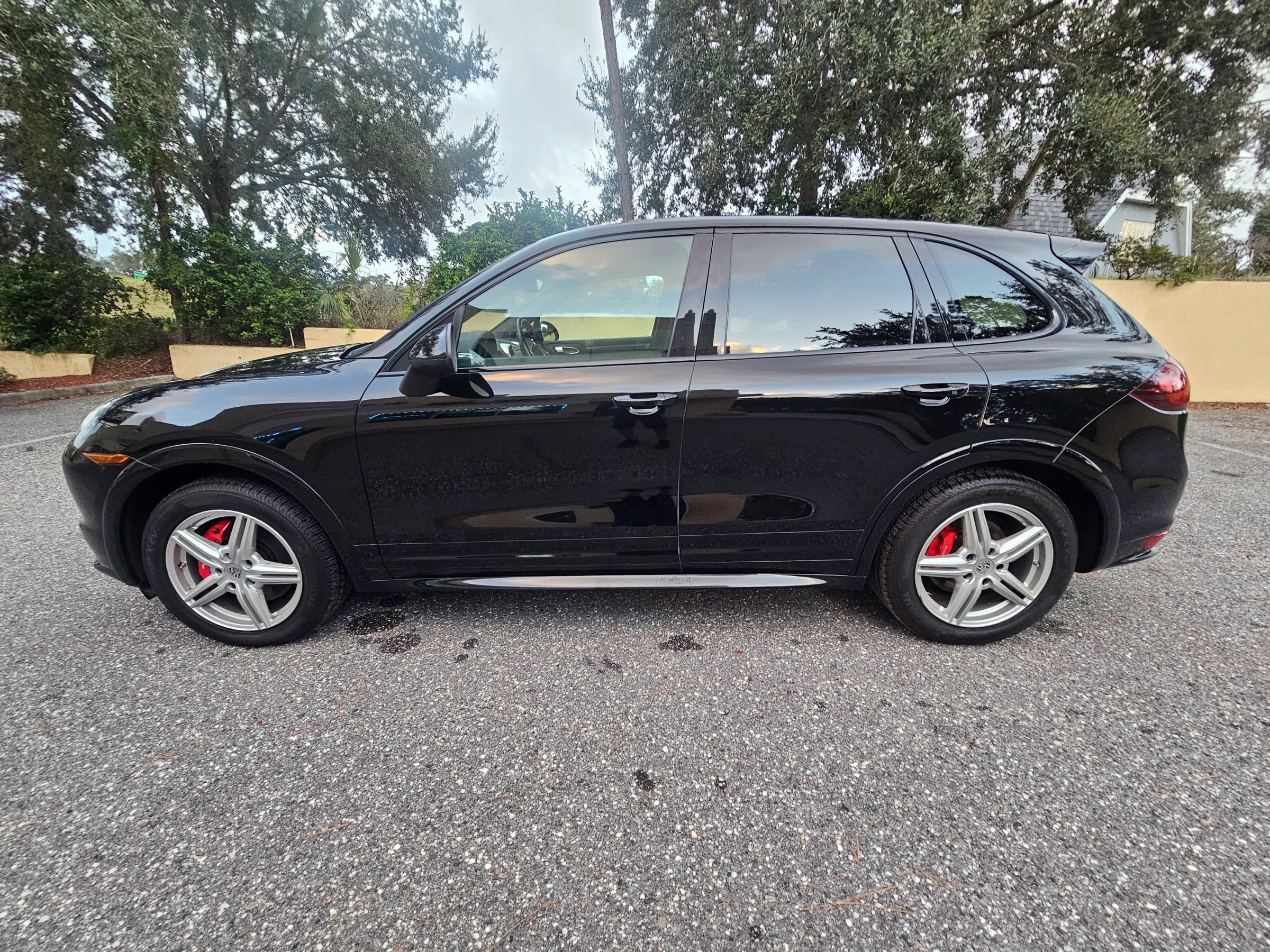 Used 2013 Porsche Cayenne GTS AWD/4WD image 5