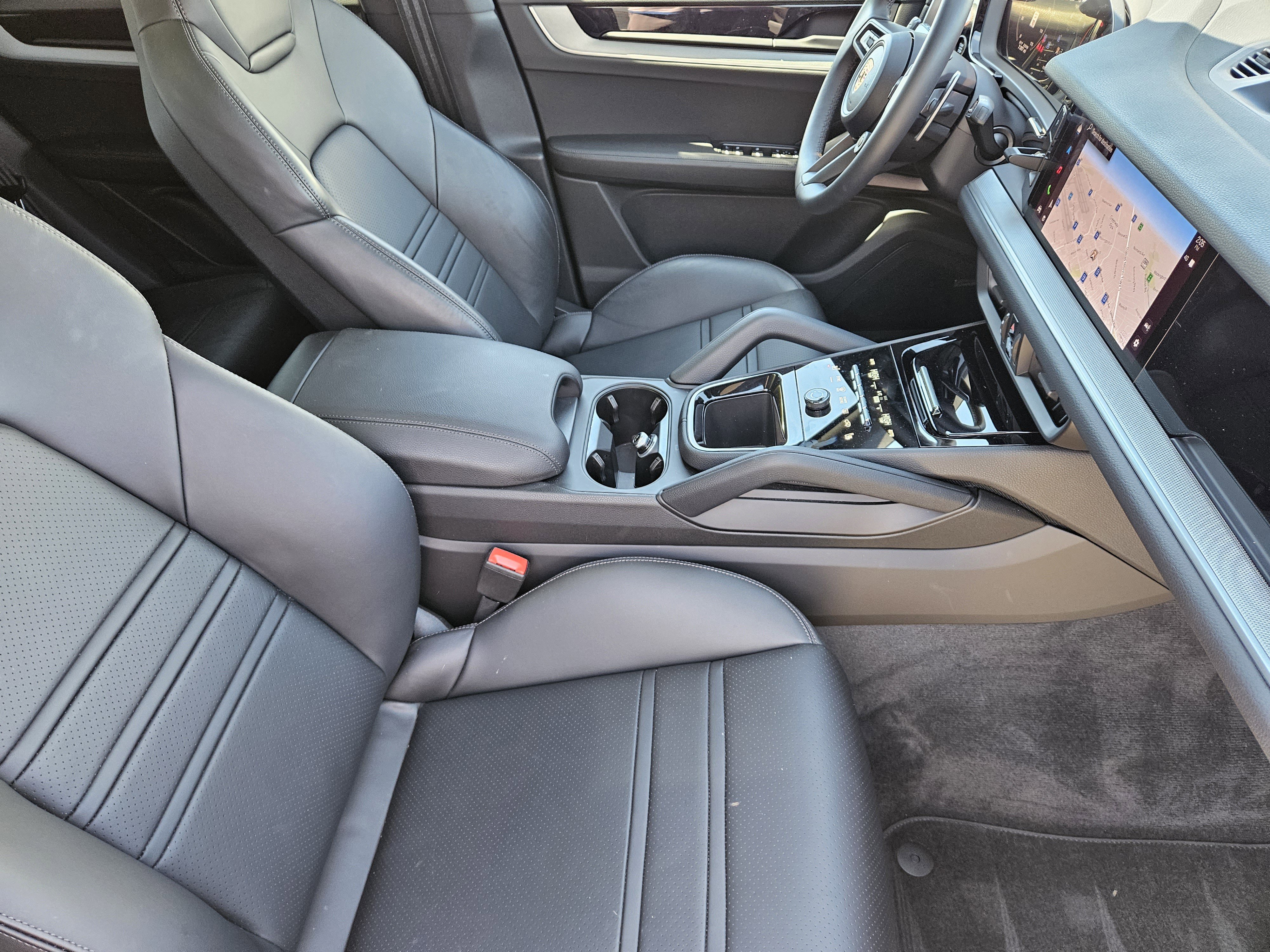 Used 2026 Porsche Cayenne image 15