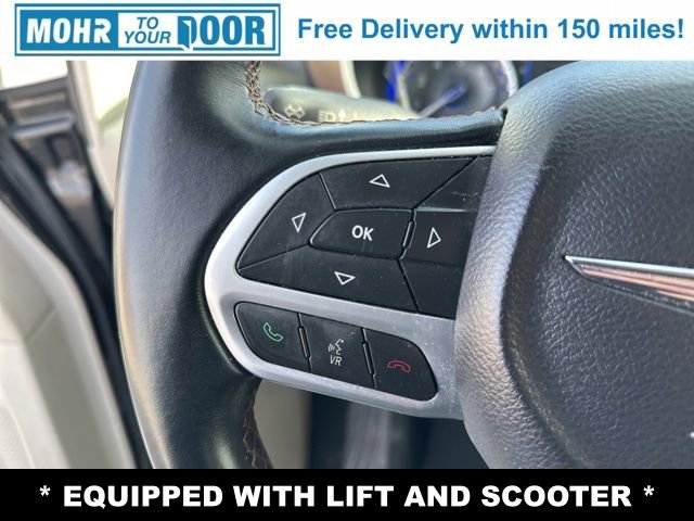 Used 2017 Chrysler Pacifica Touring-L image 13