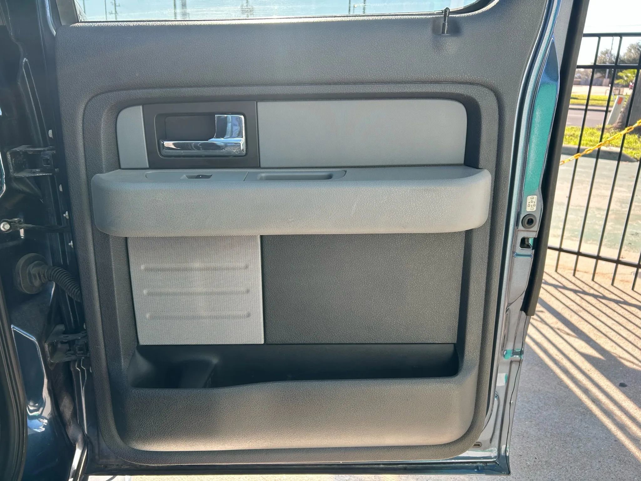 Used 2013 Ford F150 XLT w/ Luxury Equipment Group image 17