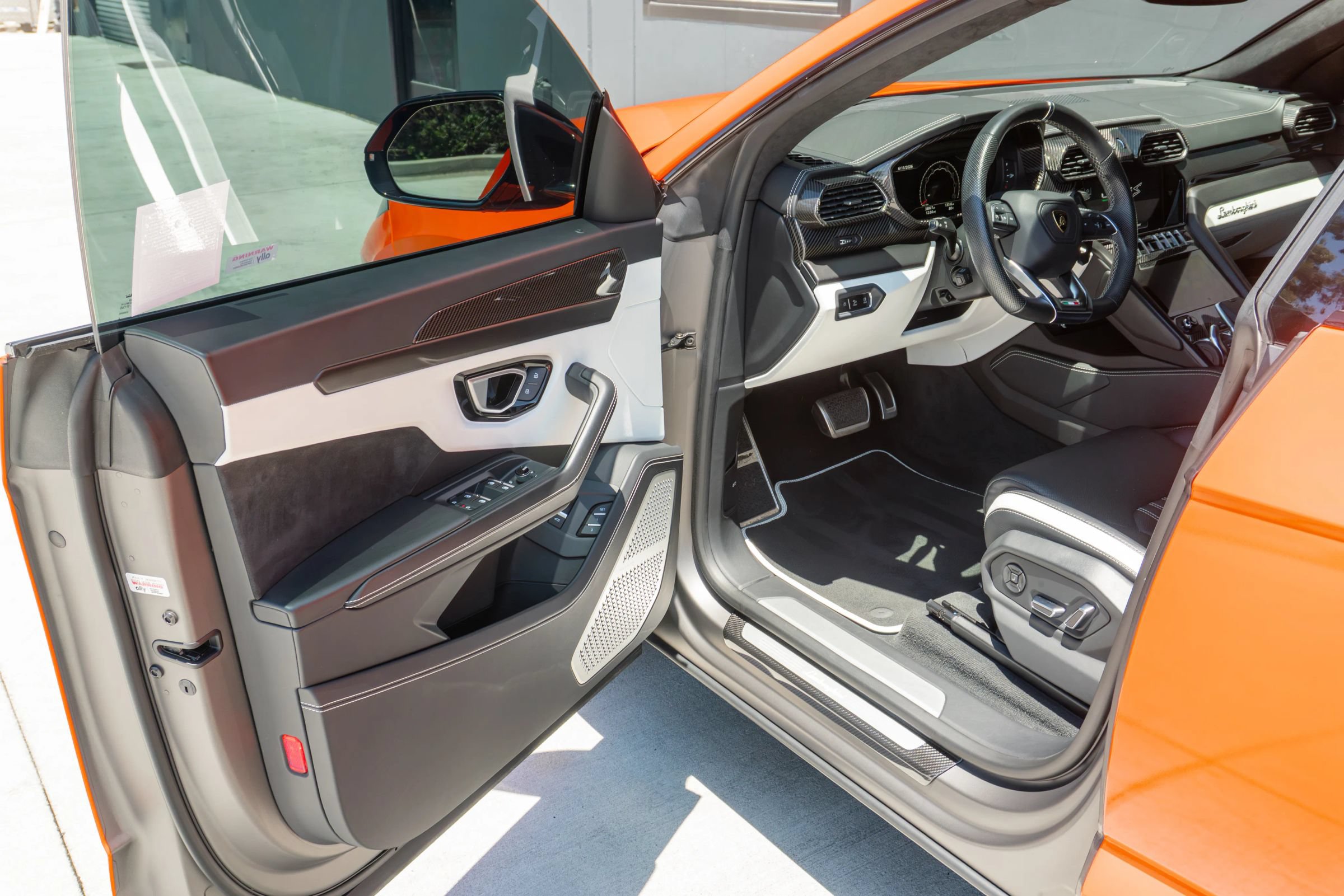 Used 2023 Lamborghini Urus S AWD/4WD image 47