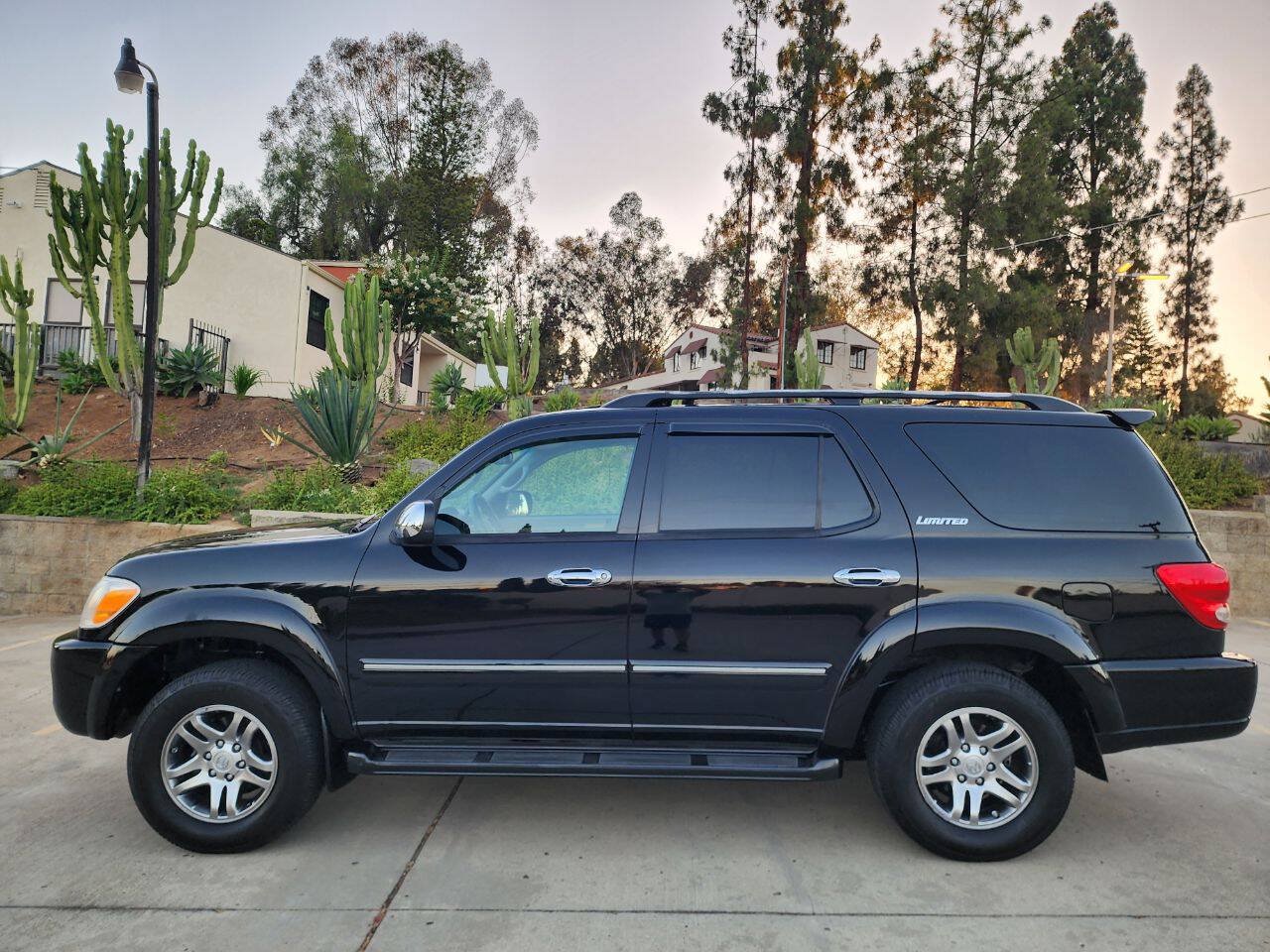 Used 2007 Toyota Sequoia Limited RWD image 5
