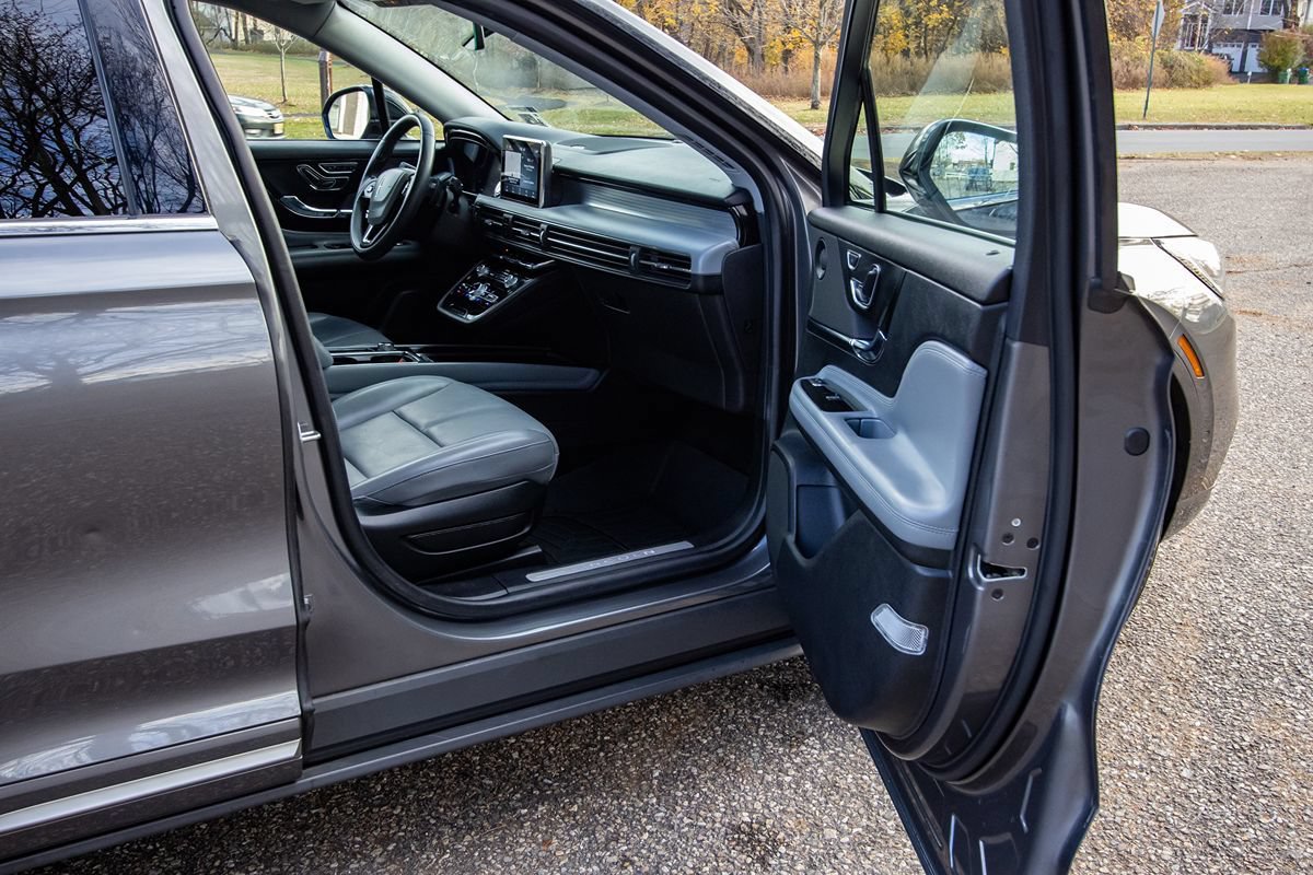 Used 2021 Lincoln Corsair Reserve AWD/4WD image 17