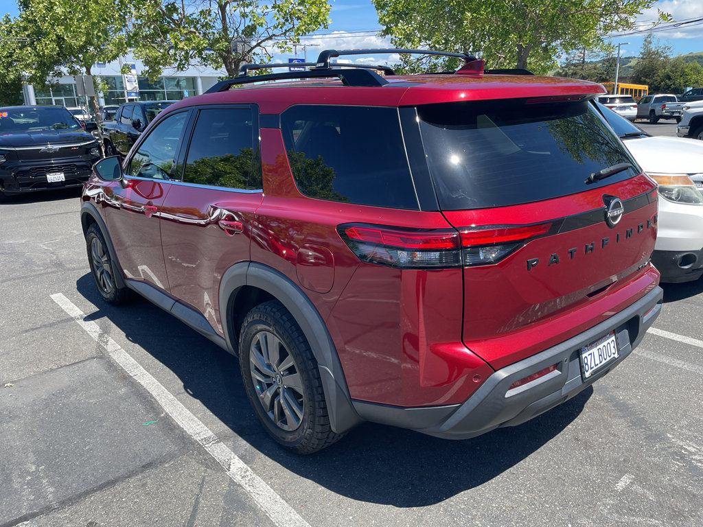 Used 2022 Nissan Pathfinder SV w/ SV Black Package AWD/4WD image 6