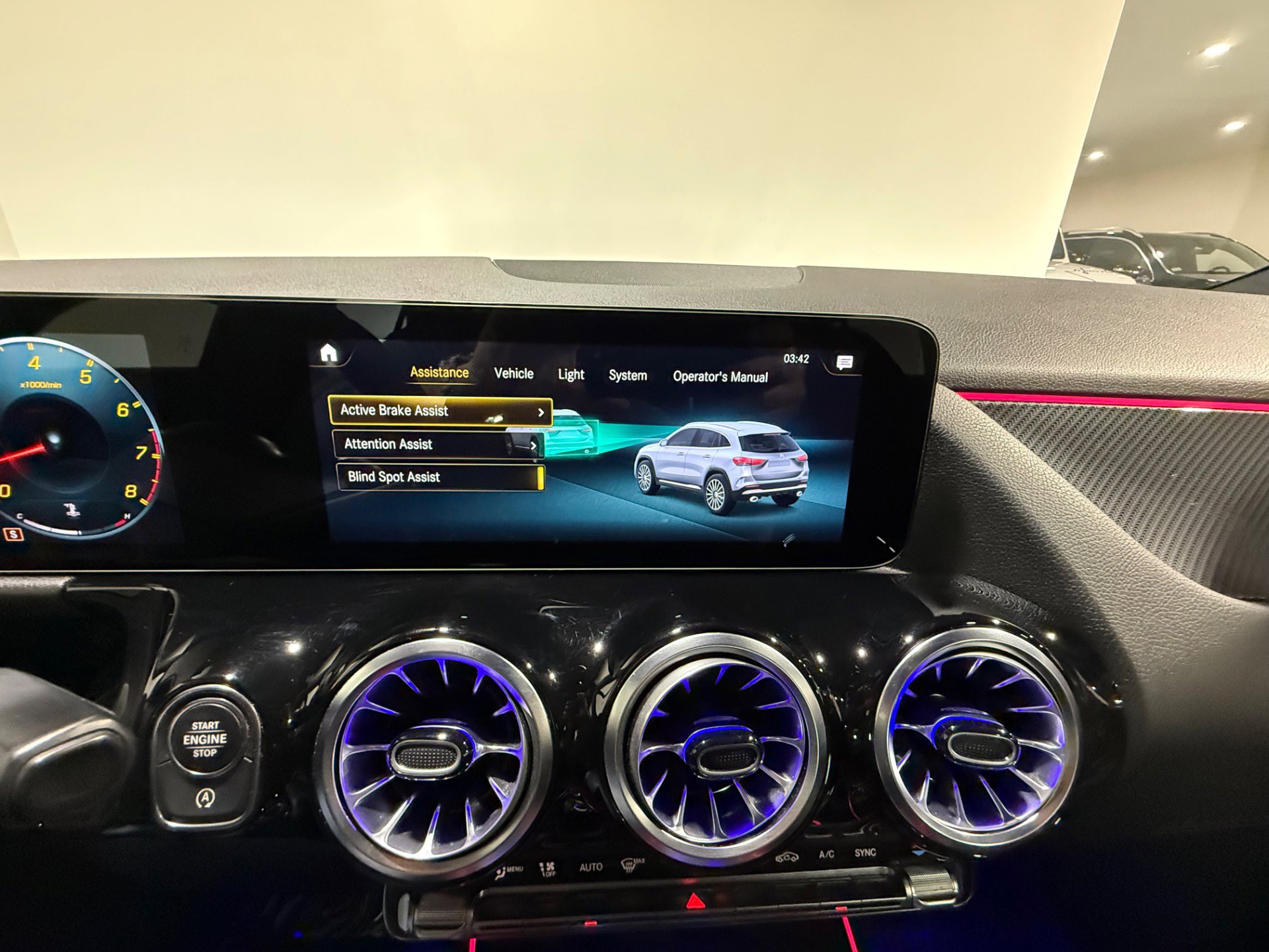 Used 2022 Mercedes-Benz GLA 35 AMG 4MATIC w/ Premium Package Lite image 68