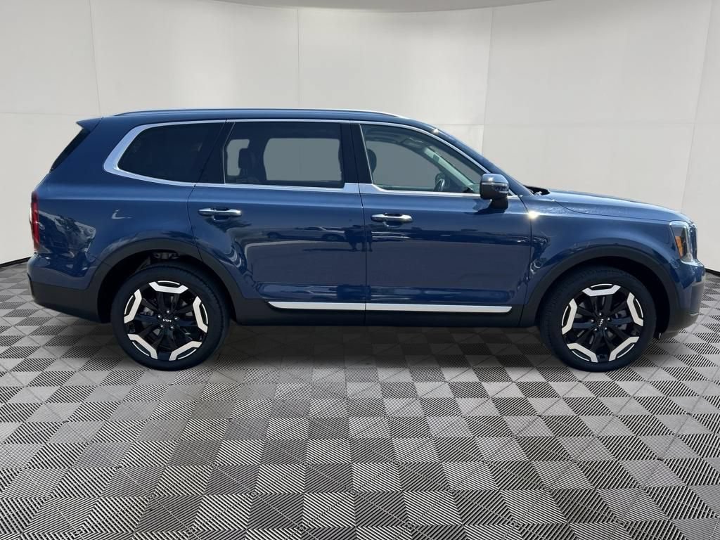 Used 2025 Kia Telluride S AWD/4WD image 8