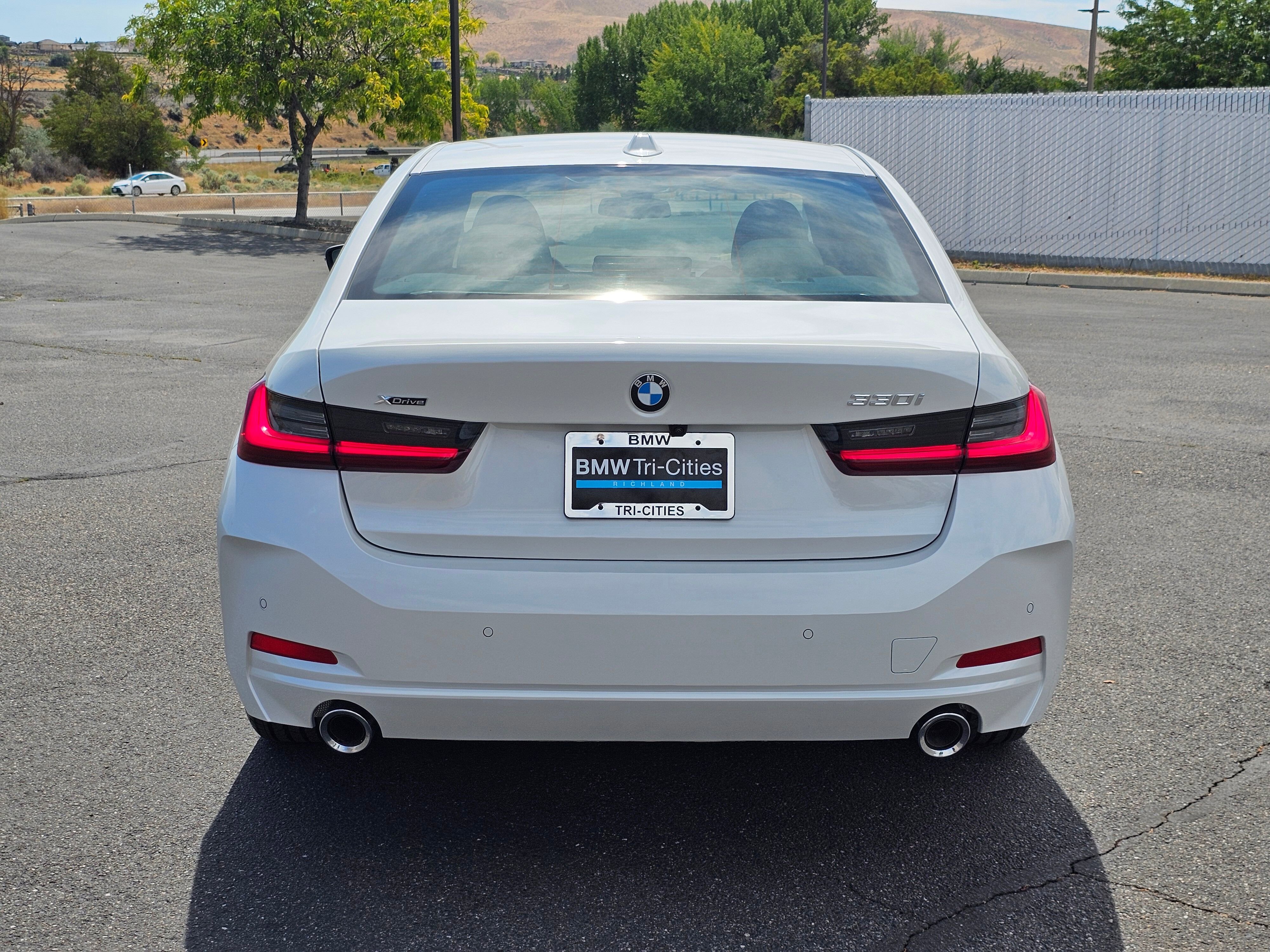 New 2025 BMW 330i xDrive Sedan w/ Premium Package image 5