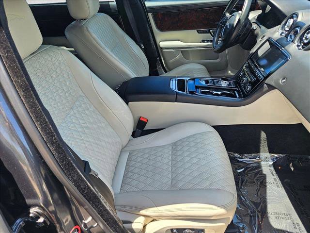 Used 2017 Jaguar XJ L Portfolio RWD image 22