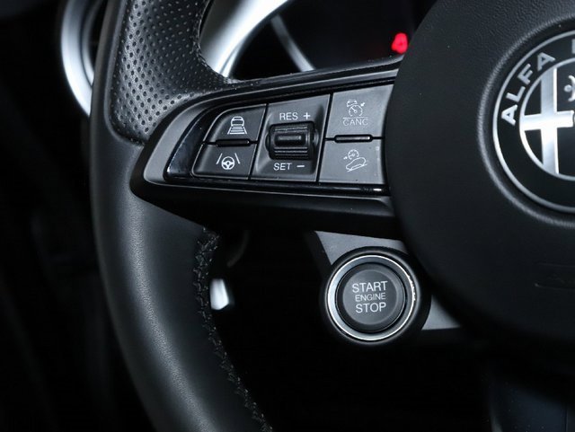 Used 2024 Alfa Romeo Stelvio Veloce image 28