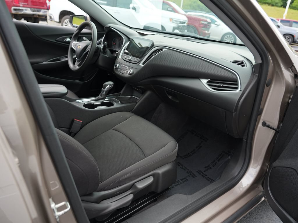 Used 2023 Chevrolet Malibu LT FWD image 28