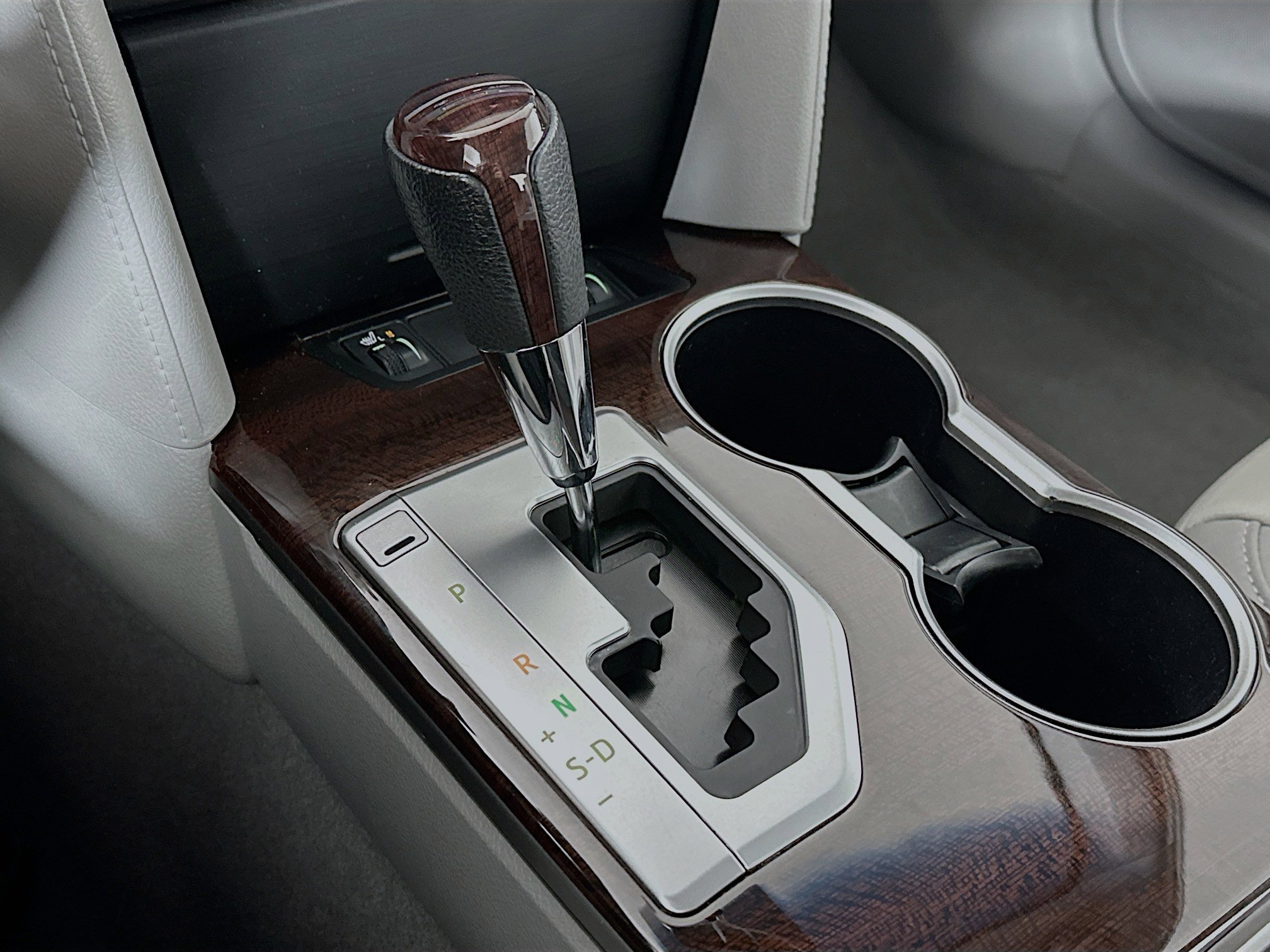 Used 2013 Toyota Camry XLE image 17