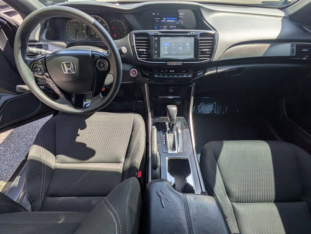 Used 2017 Honda Accord EX image 14