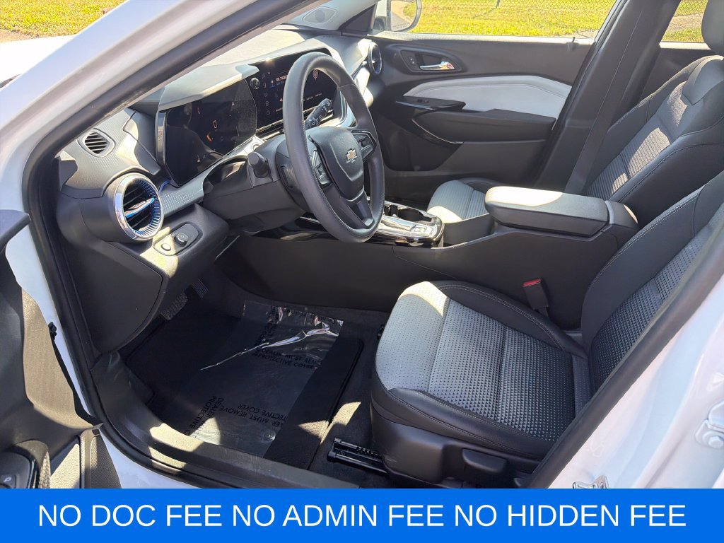 Used 2026 Chevrolet Trax LT FWD image 11