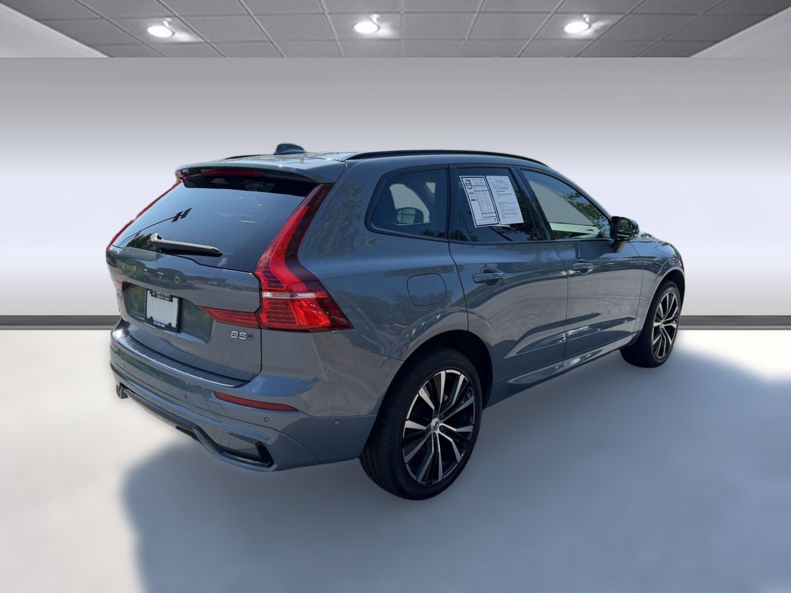 Certified 2024 Volvo XC60 B5 Plus w/ Protection Package Premier AWD/4WD image 9