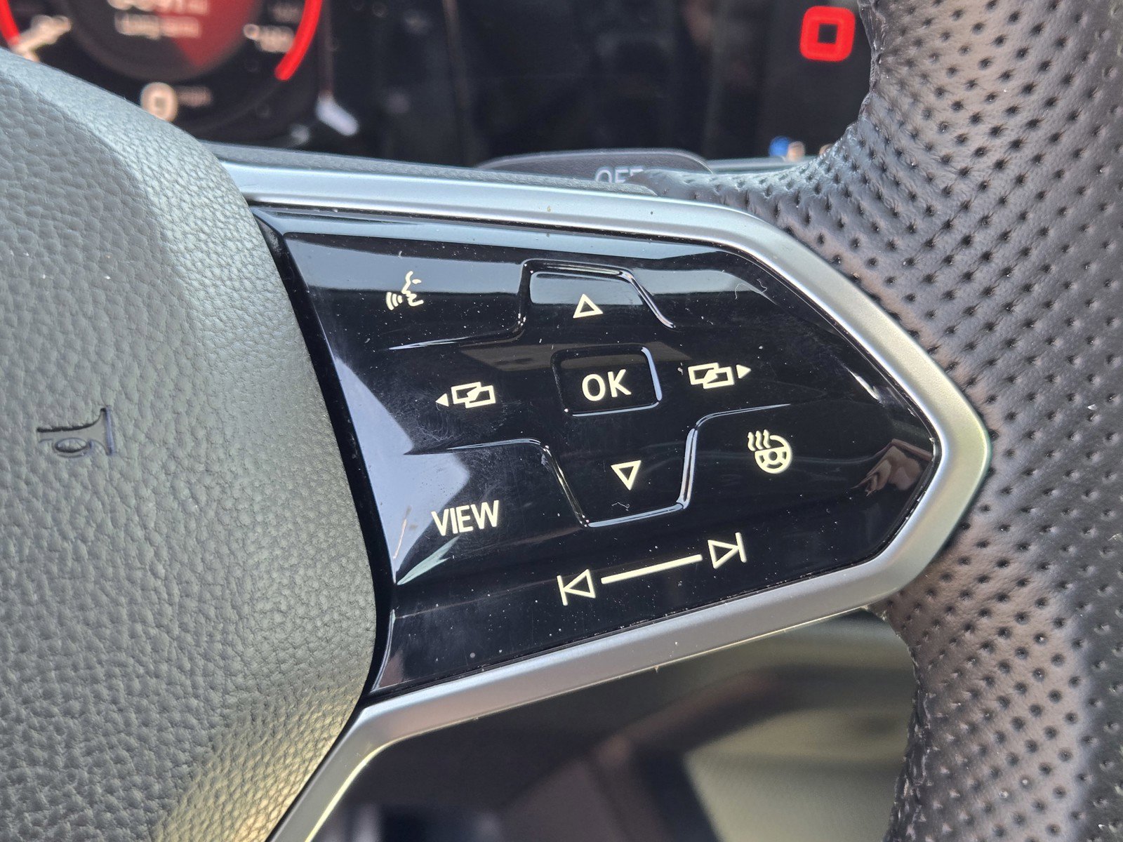 Used 2022 Volkswagen GTI SE w/ SE Leather Package image 23