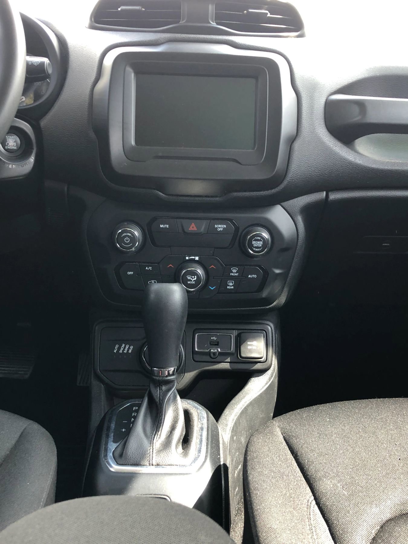 Used 2018 Jeep Renegade Latitude image 18
