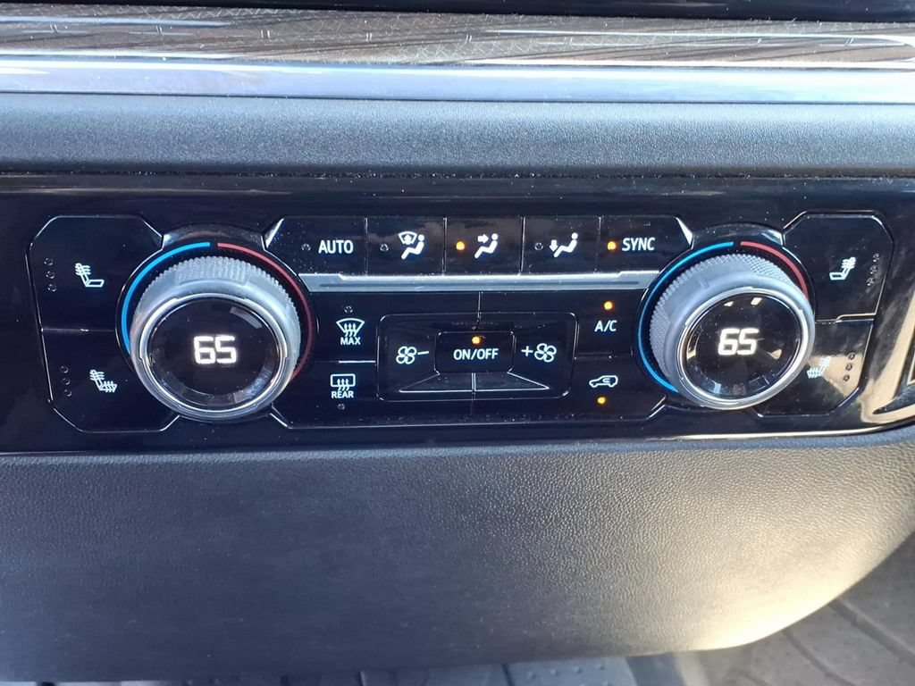 Used 2024 Chevrolet Silverado 1500 LT AWD/4WD image 22