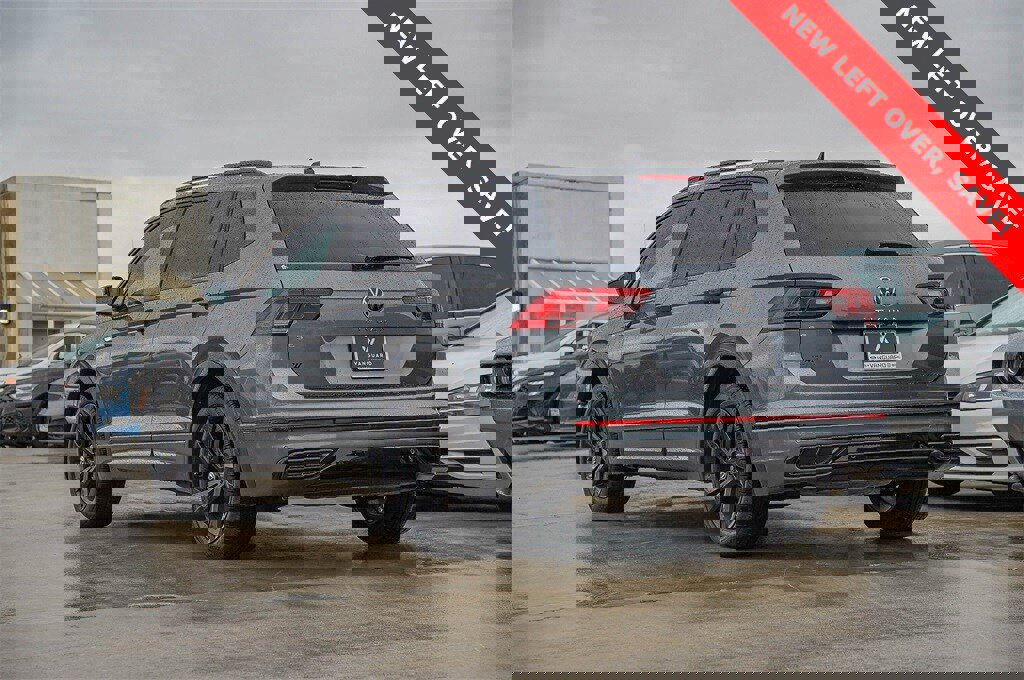 Used 2024 Volkswagen Tiguan SE R-Line image 5