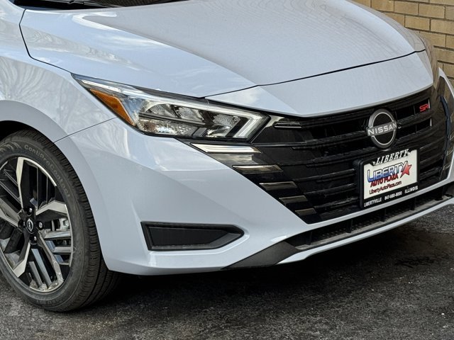 New 2025 Nissan Versa SR w/ Trunk Package image 3