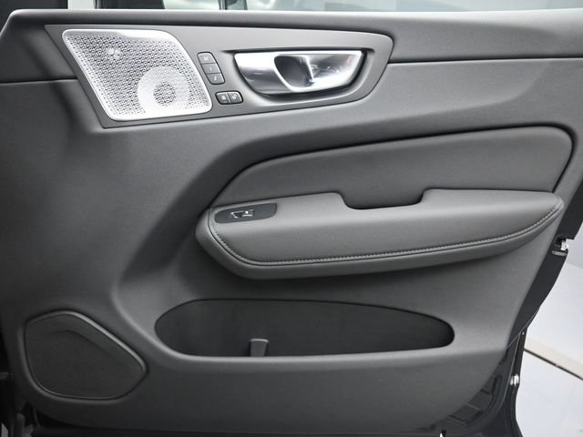 New 2026 Volvo XC60 B5 Ultra w/ Protection Package Premier AWD/4WD image 30