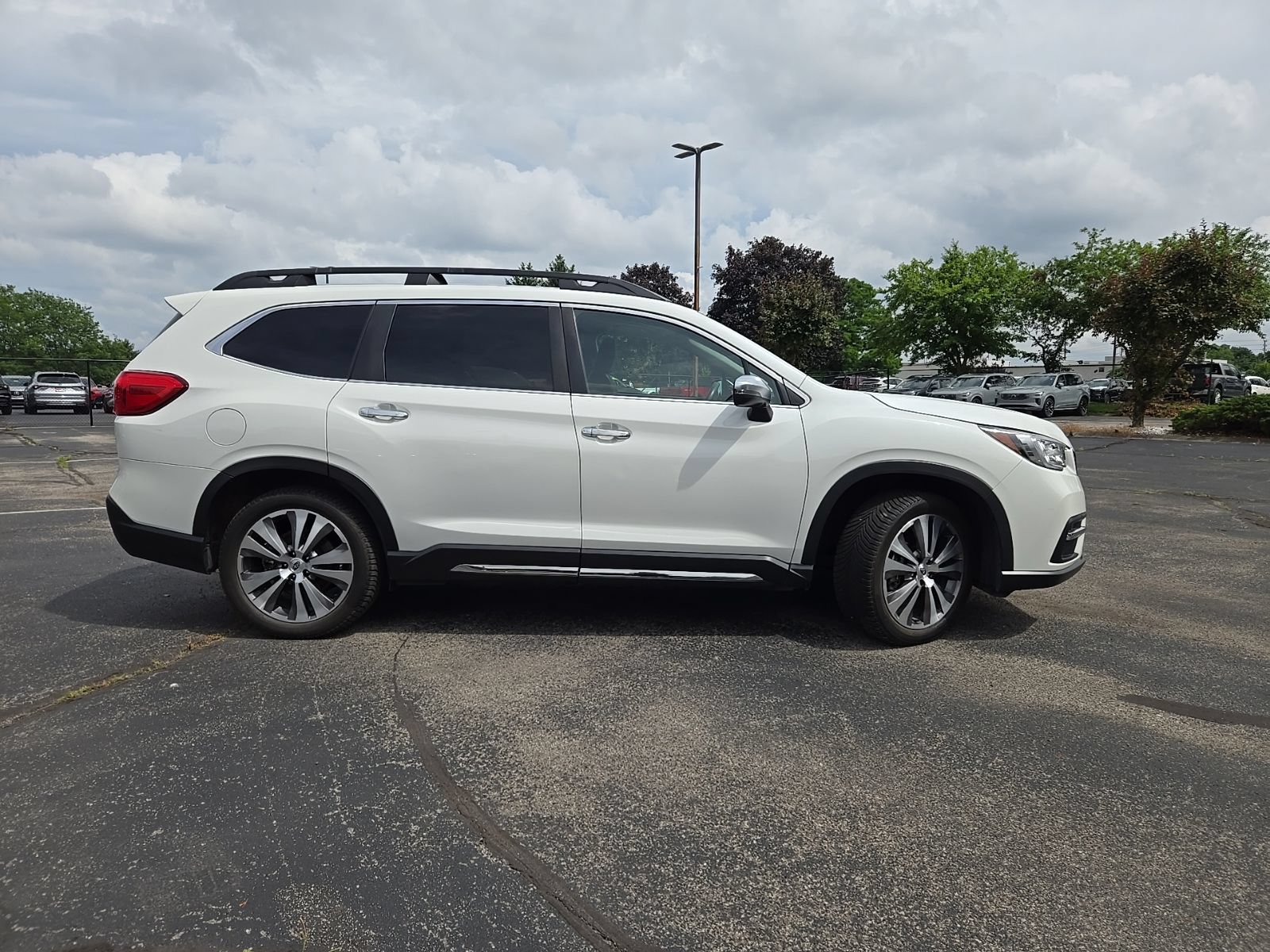Used 2020 Subaru Ascent Touring w/ Popular Package #3 AWD/4WD image 2
