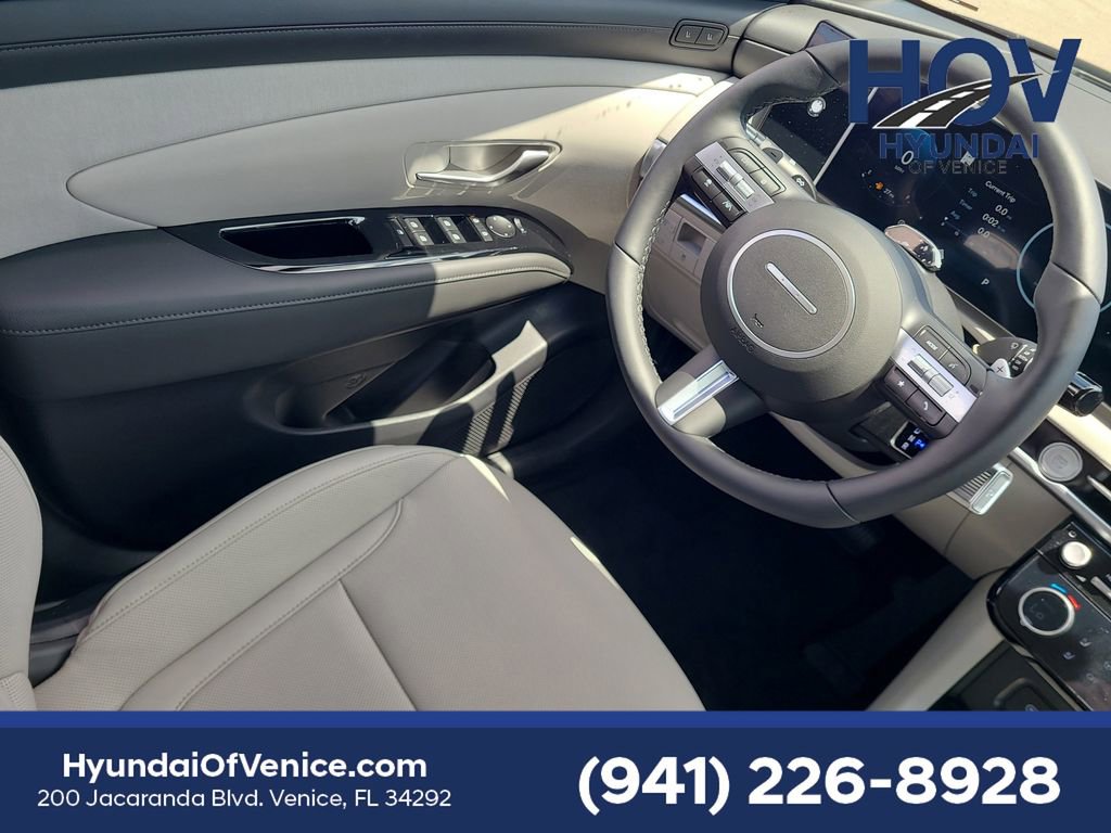New 2025 Hyundai Tucson Limited image 8