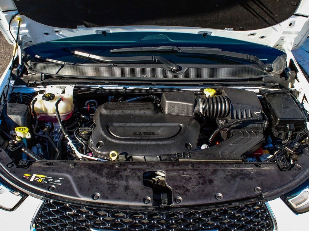 Used 2024 Chrysler Pacifica Touring-L image 49