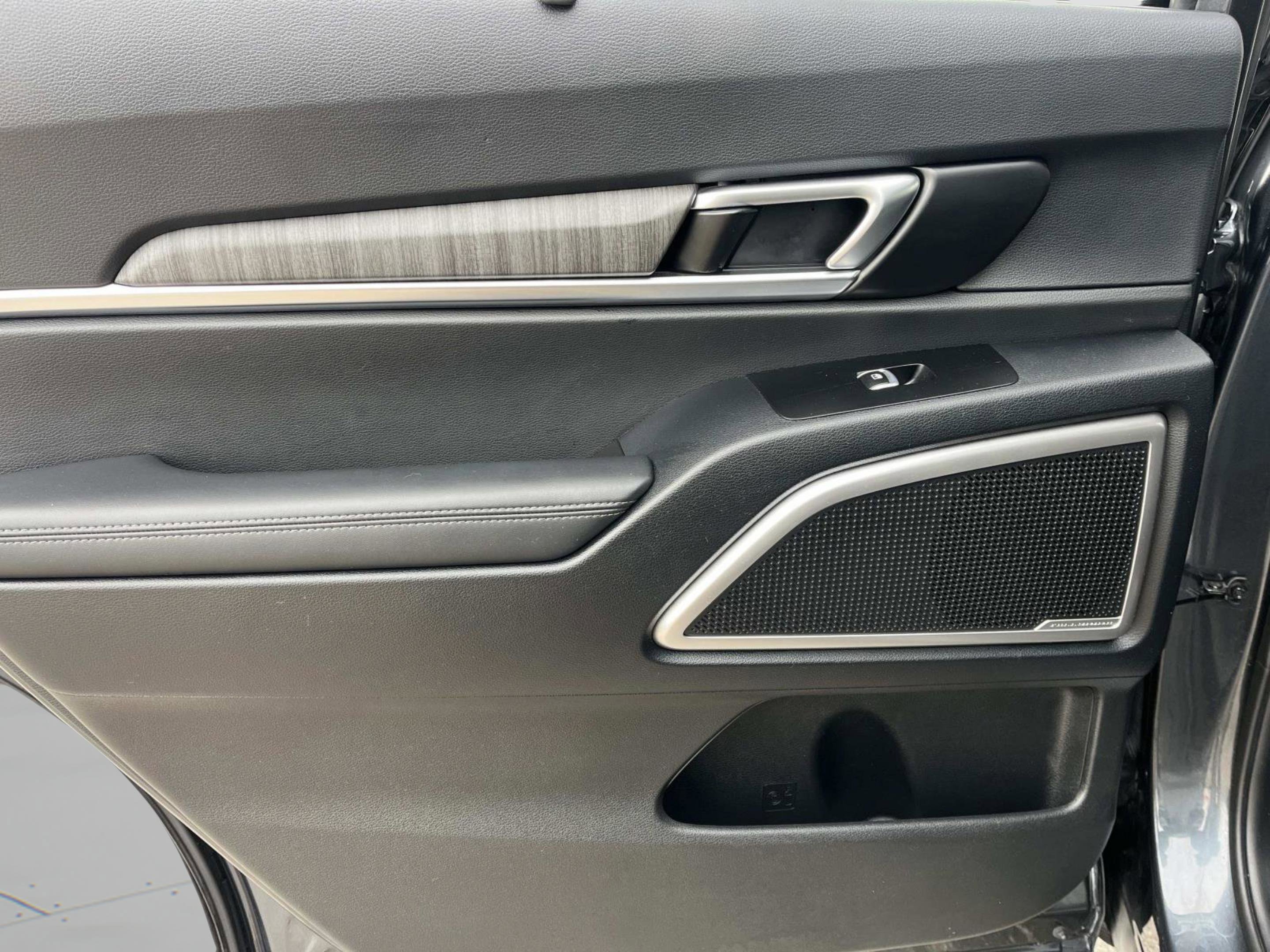 Used 2024 Kia Telluride EX image 20