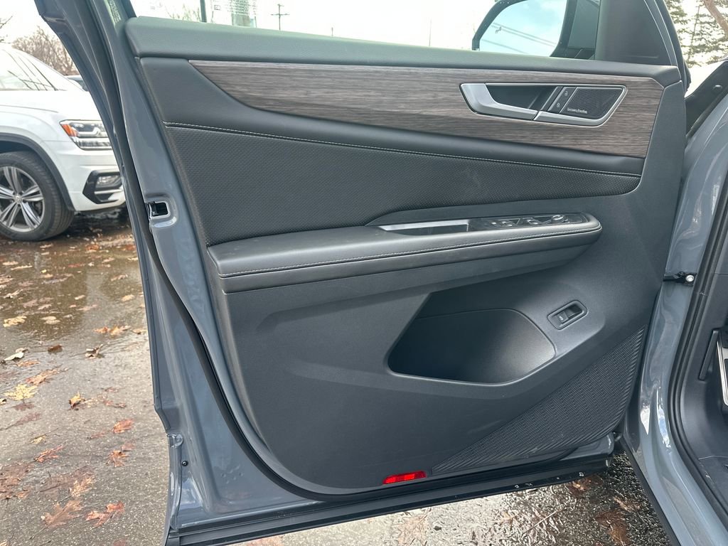 New 2026 Volkswagen Atlas SEL Premium R-Line image 5