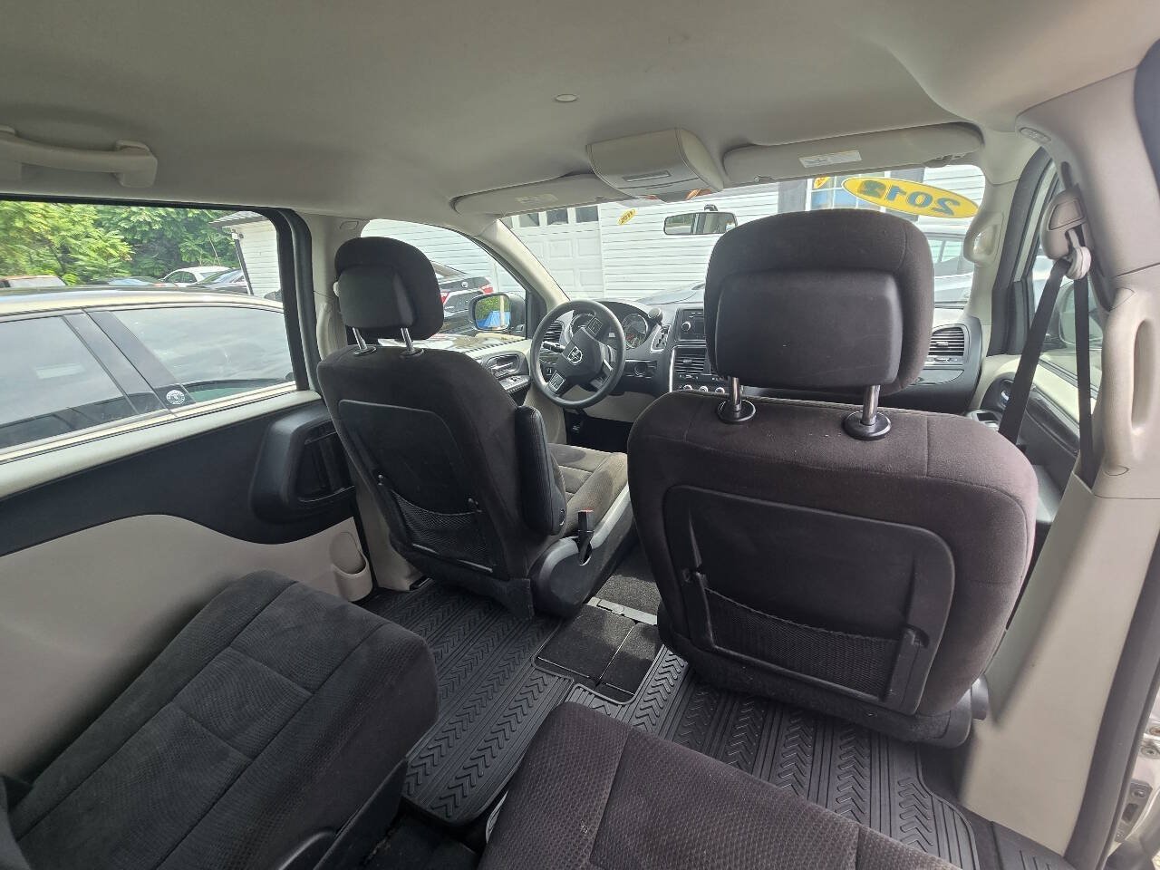 Used 2012 Dodge Grand Caravan American Value Package FWD image 10