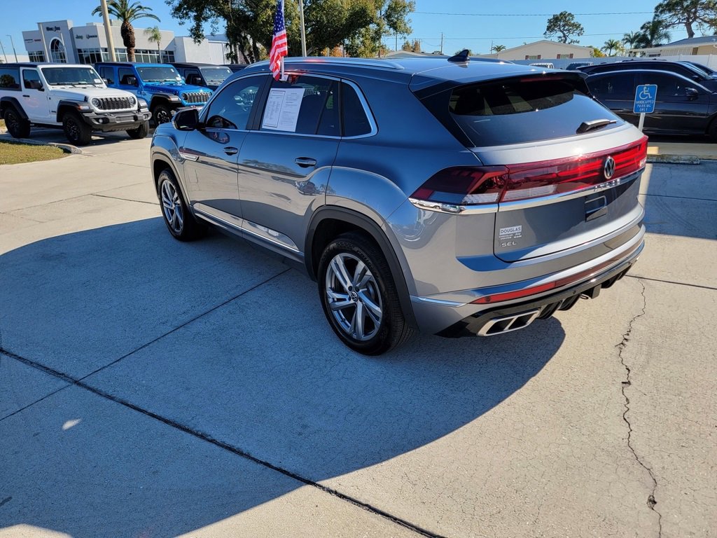 Used 2024 Volkswagen Atlas Cross Sport SEL R-Line image 3