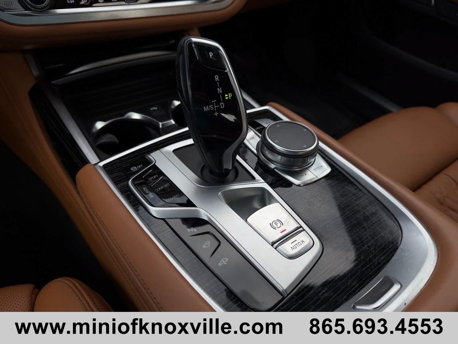 Used 2022 BMW 740i w/ M Sport Package RWD image 23